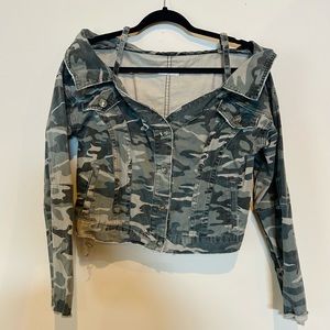 Camo off the shoulder jacket/top